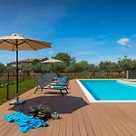 Villa In Istra With Heated Pool