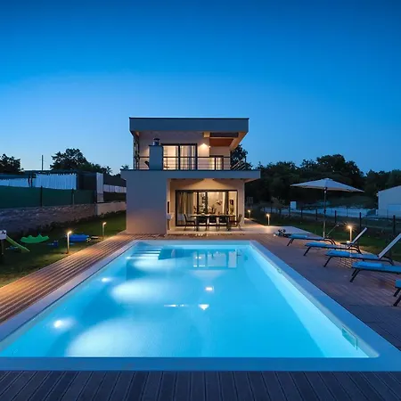 In Istra With Heated Pool * Svetvinčenat