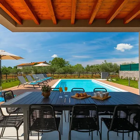 In Istra With Heated Pool Villa