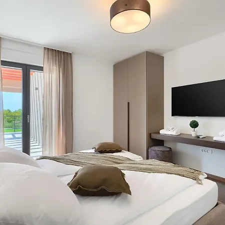 Villa In Istra With Heated Pool